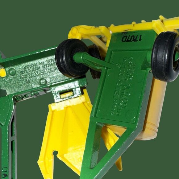 Ertl Mini Diecast Tractor, Sprayer, Corn Planter & Harvester Farm Vehicles A14 - Picture 13 of 15